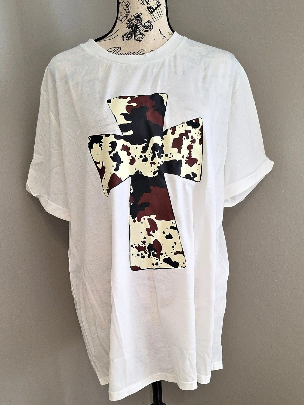 Women's Graphic Short Sleeve Tee in White Size 2XL